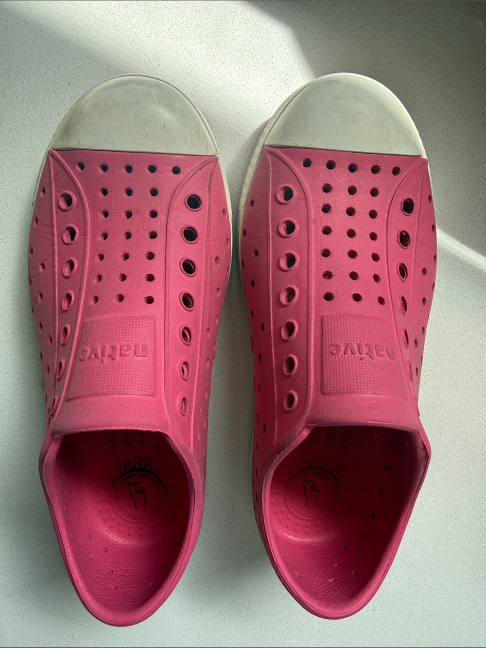 Native Jefferson Slip-On Sneakers in Pink with White Toe Size 13